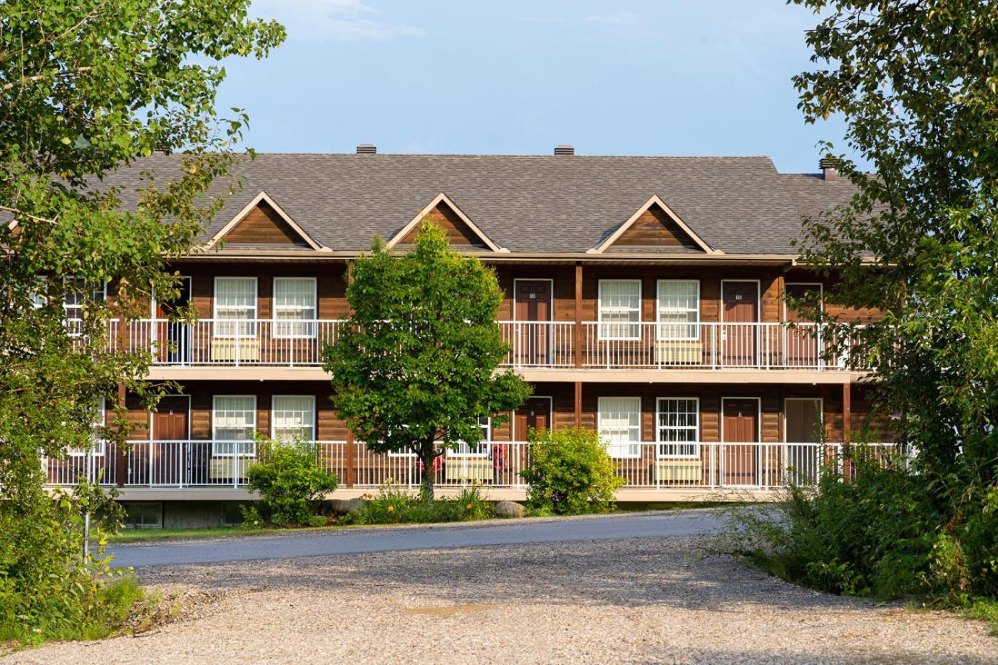 Auberge Royal Papineau Notre-Dame-de-la-Salette Ngoại thất bức ảnh